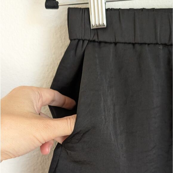 H&M HM Black Satin High Elasticated Waist Short Shorts, size 6 - Picture 4 of 8